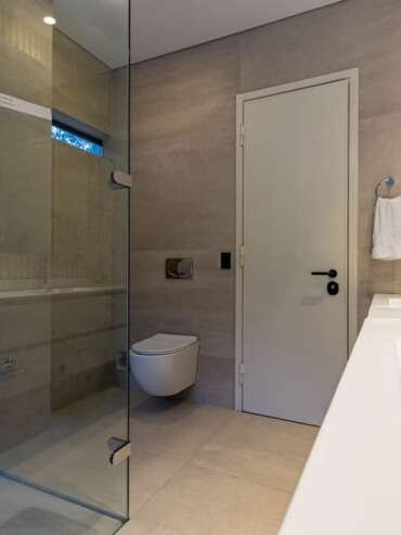 0f97c5e8-7450-4f-Qeowq