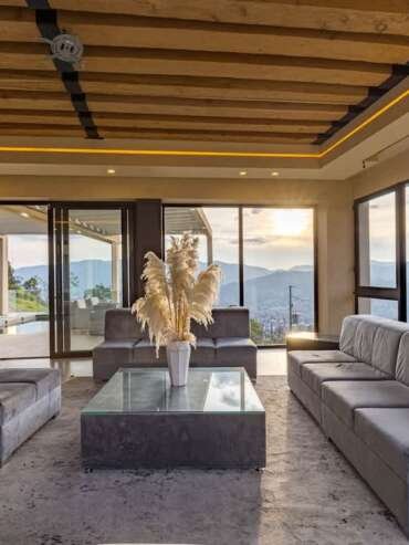 ddbc2865-dad8-49-2KtZZ